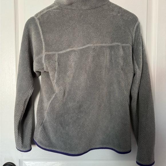 Patagonia Fleece Jacket in Gray with Purple Trim - Picture 6 of 6
